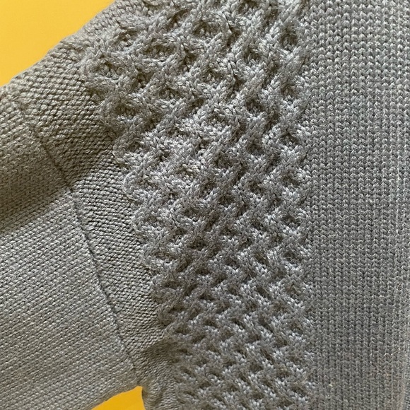New Big Blue Cable Knit Sweater- S/M/ Blue - Picture 9 of 9